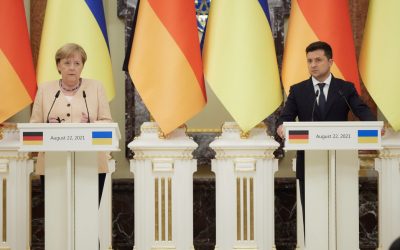 Kanclerz Merkel w Kijowie i szczyt Platformy Krymskiej